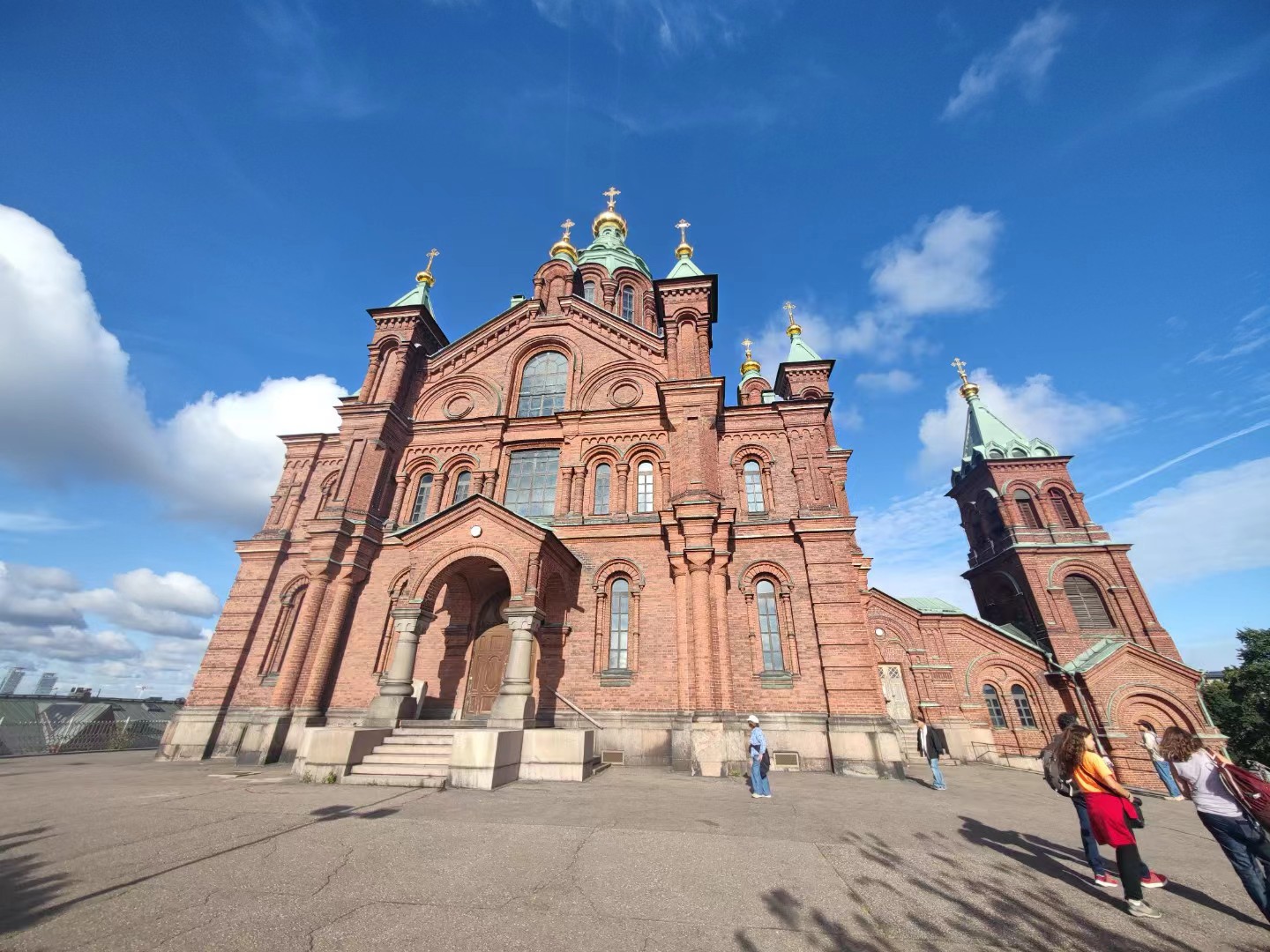 乌斯别斯基东正大教堂 附近日落