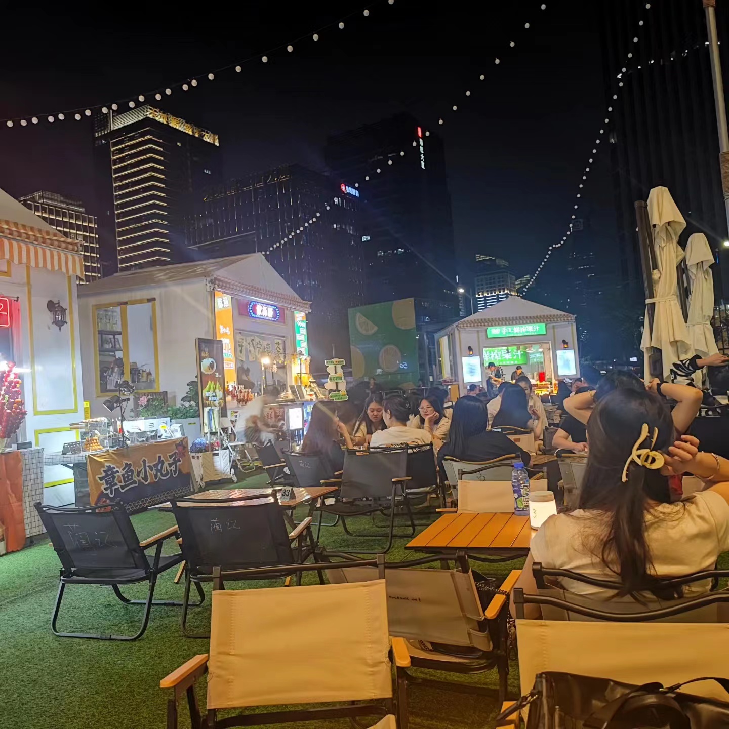 和曾经的室友喝点酒，聊聊天