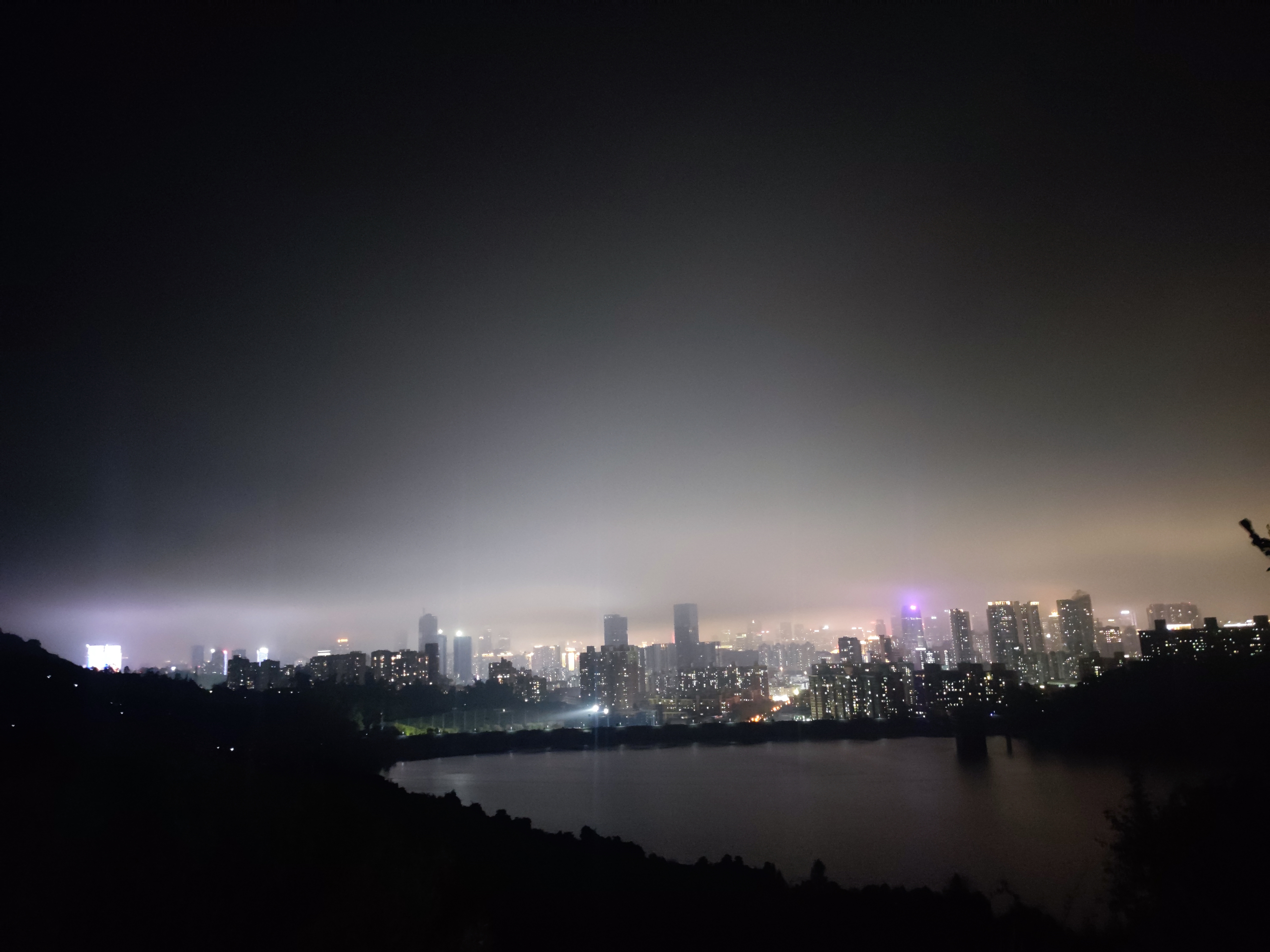 塘朗山 夜景